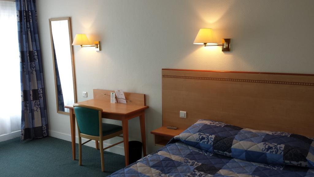 Hotel Du Cheval Rouge Versailles Room photo